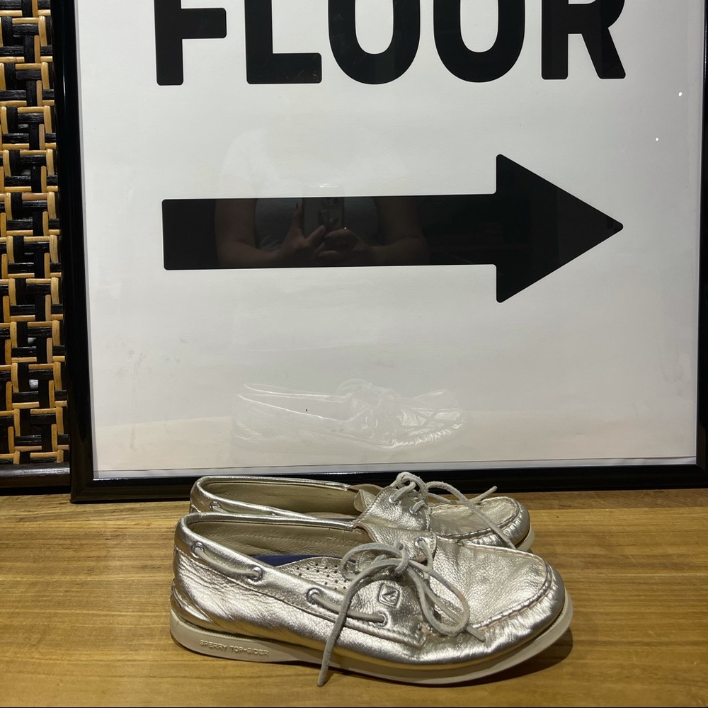 Gold Women’s Sperry, very soft in GUC